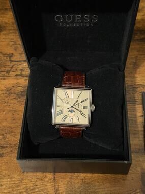 GC Guess Collection Swiss Made Moonphase Watch GC34000 Brown Leather Box Manual